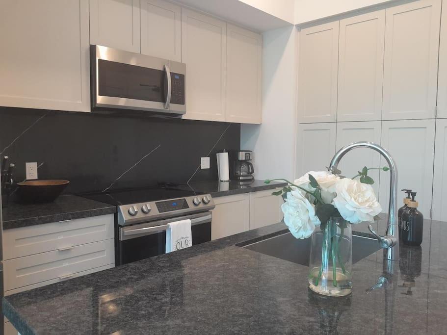 Cozy South View Suite Overlooking The Nature Trail Innisfil Exteriér fotografie